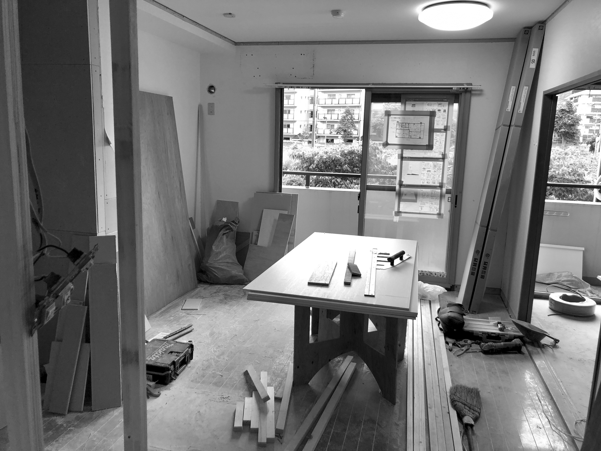 カウンターキッチンの壁を取り除き、広々明るいLDKに